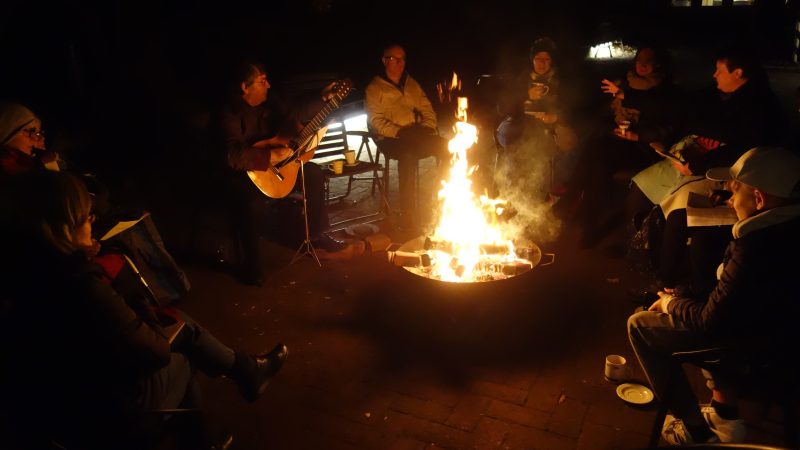 Singen an der Feuerschale | Zion am 17.12.